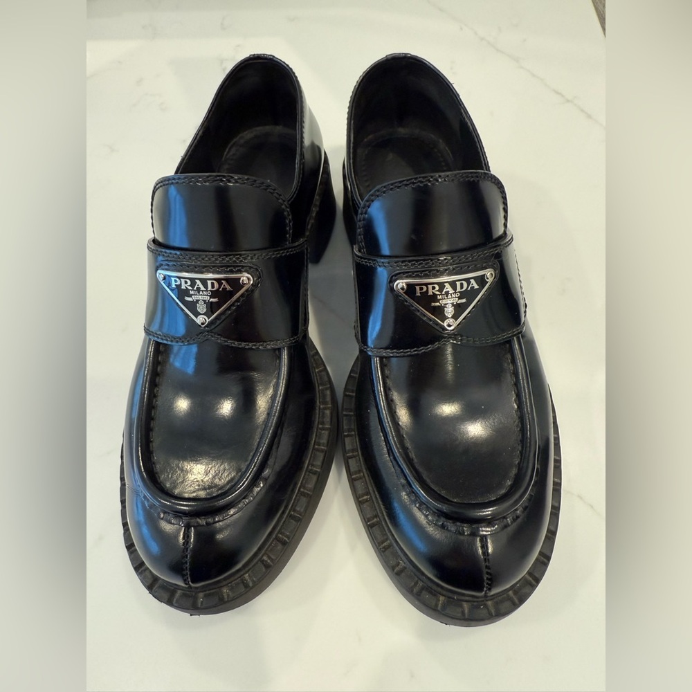 Prada women’s Enameled Metal Triangle Leather Loafers size 35 - Picture 9 of 10